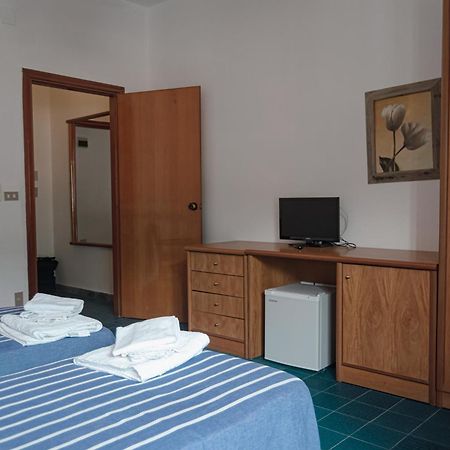 Hotel Mediterraneo جارديا بيمونتيس تيرمي المظهر الخارجي الصورة